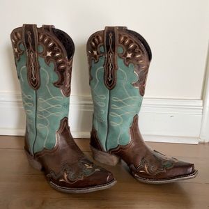 Ariat leather cowgirl boots! Like new!